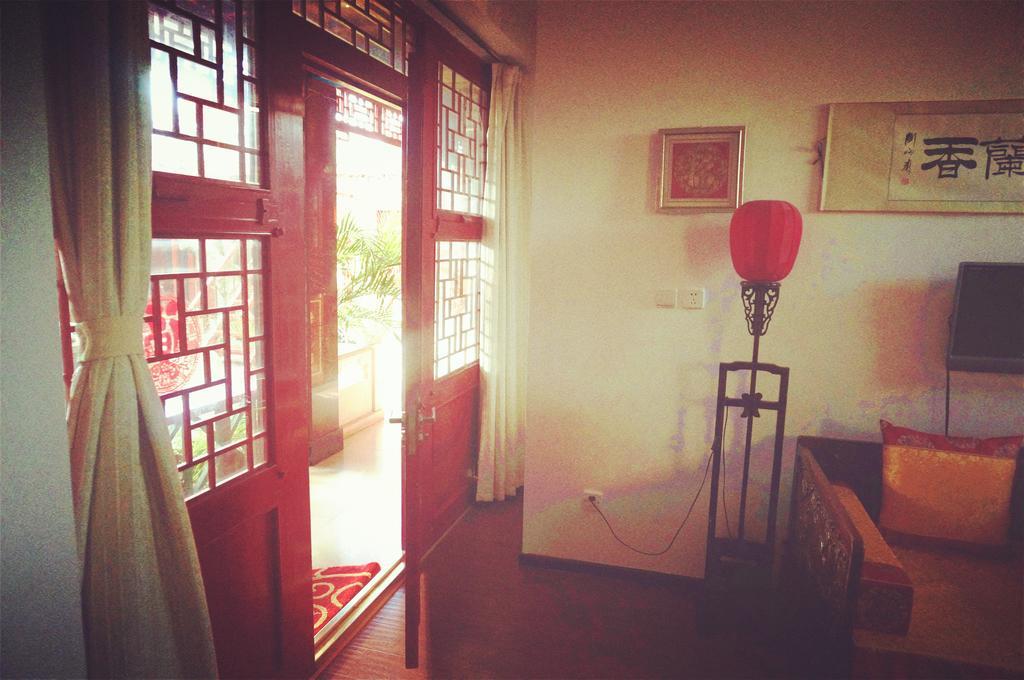Templeside Deluxe Hutong Hotel Пекин Стая снимка