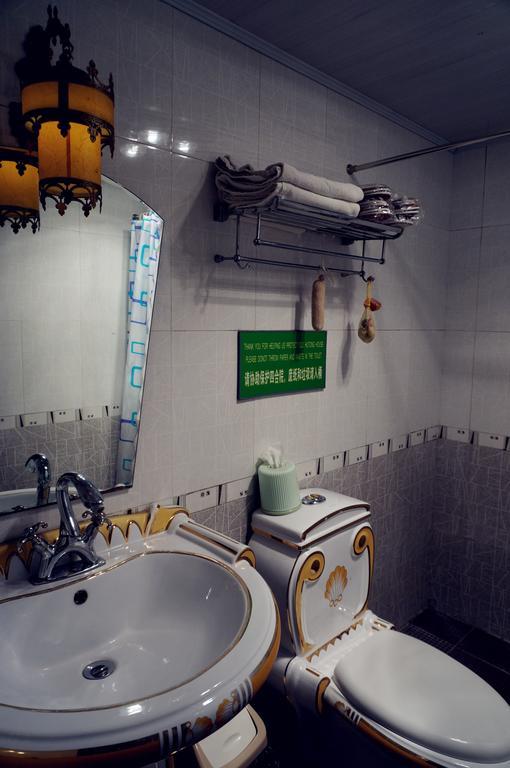 Templeside Deluxe Hutong Hotel Пекин Стая снимка