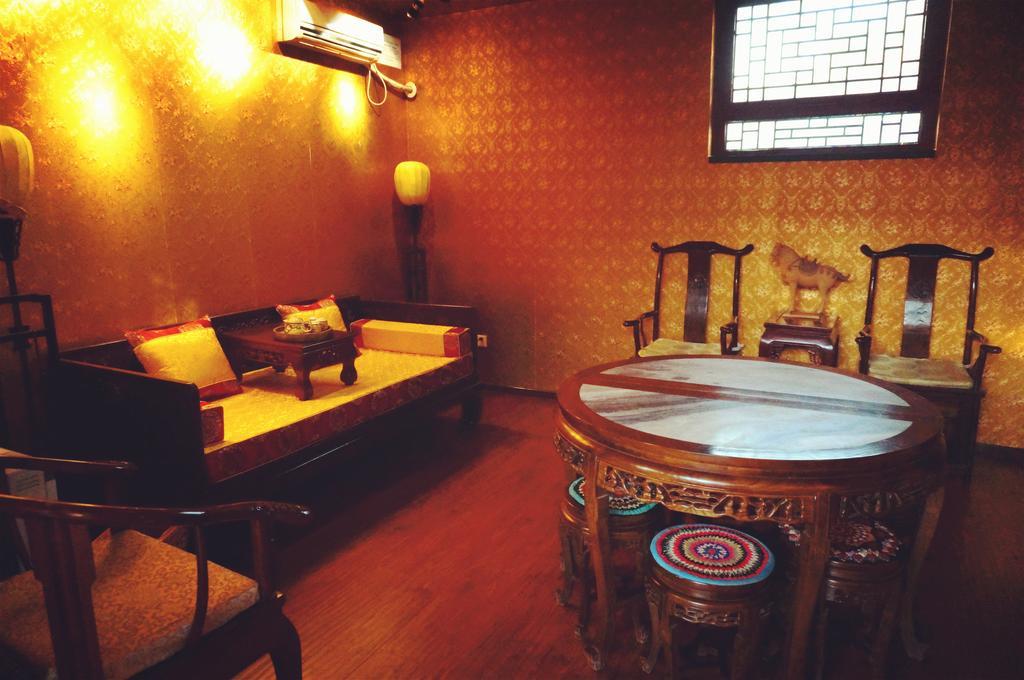 Templeside Deluxe Hutong Hotel Пекин Стая снимка